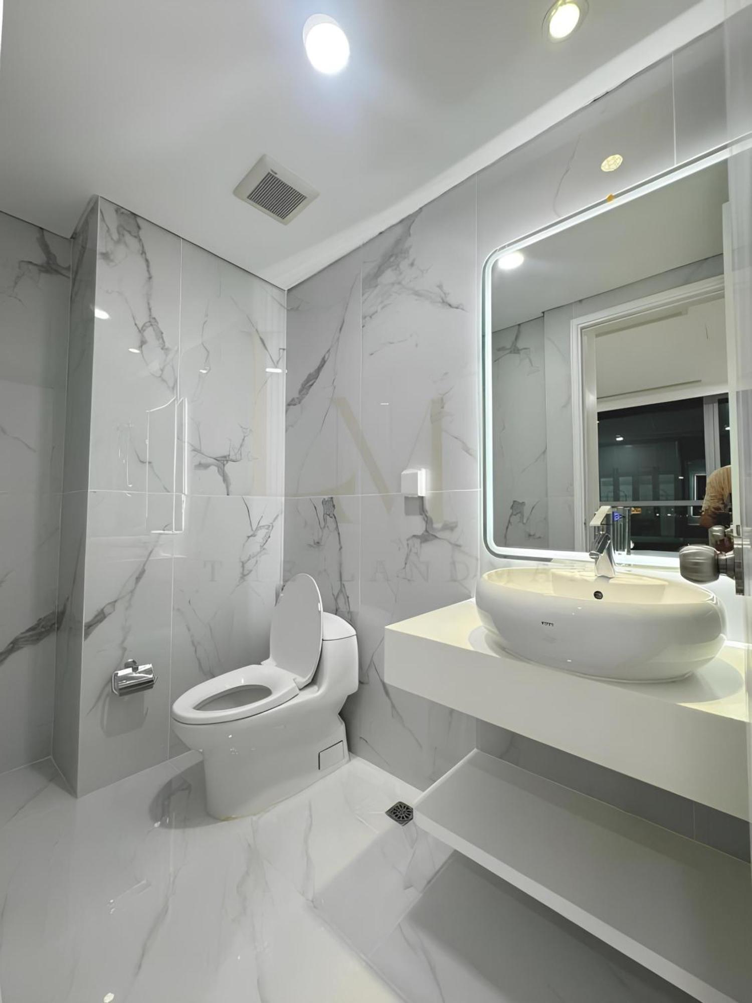 The Radisson Landmark - Vinhomes Park Cidade de Ho Chi Minh